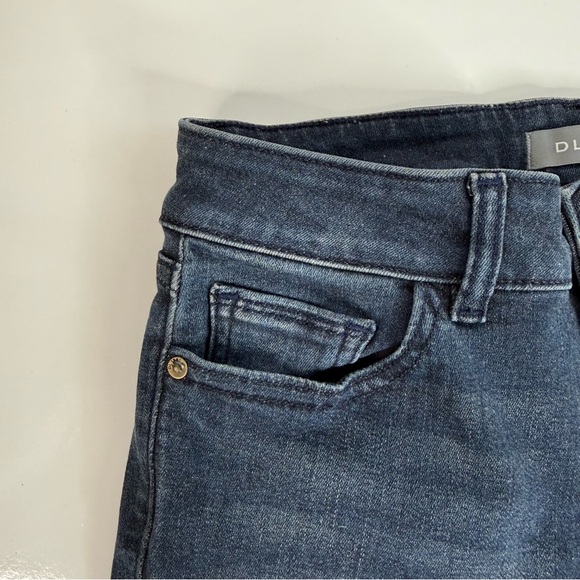 DL1961 Florence Sz 26 Mid Rise Instasculpt Skinny Dark Wash Blue Jeans 26” Waist - Picture 6 of 16